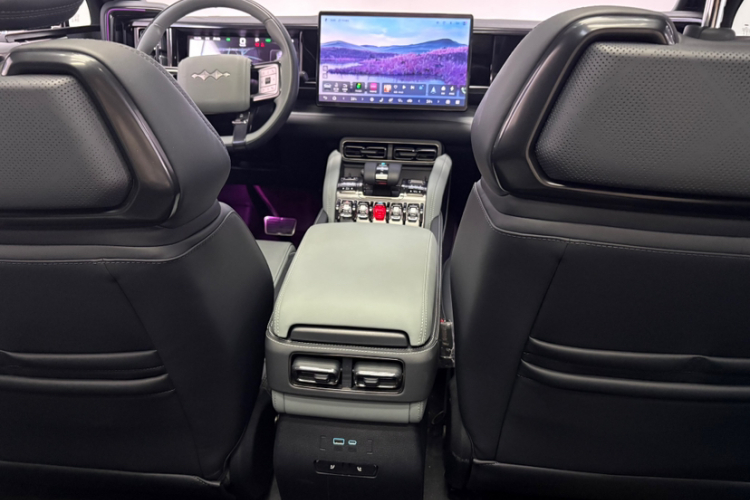 方程豹 豹5 2023款 领航版中控内饰7011