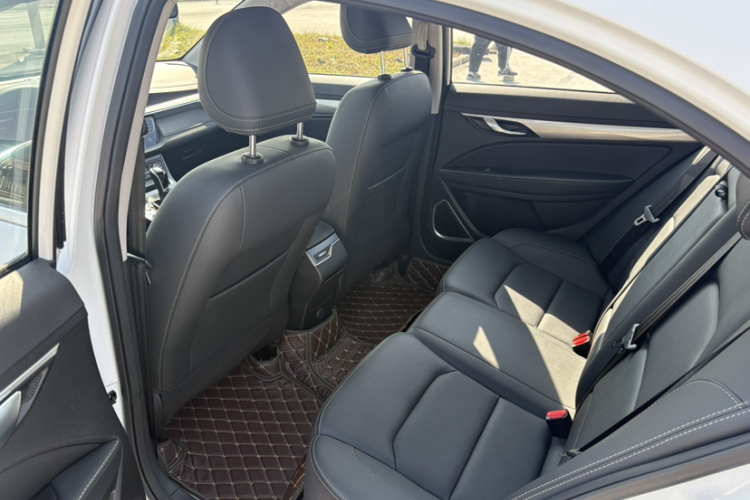 吉利汽车 帝豪 2020款 1.5L CVT向上版中控内饰7006