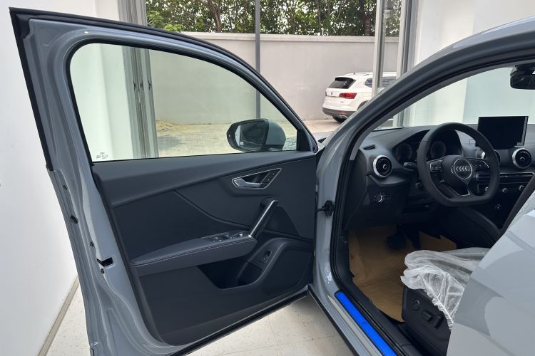 奥迪Q2L 2025款 35TFSI 时尚动感型中控内饰7009