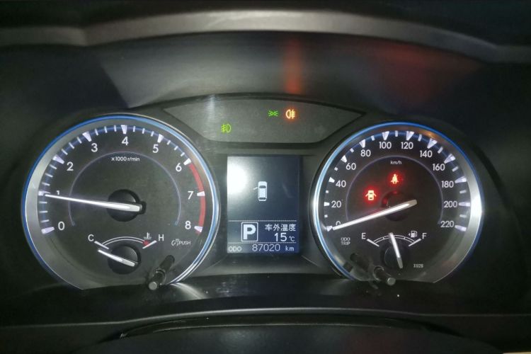 丰田 汉兰达 2015款 2.0T 四驱豪华版 7座中控内饰15