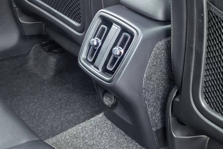 沃尔沃XC40 2020款 T4 四驱智雅运动版中控内饰7011