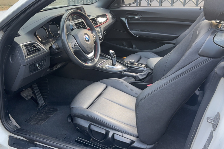 宝马2系(进口) 2018款 220i 敞篷轿跑车 运动设计套装中控内饰7003