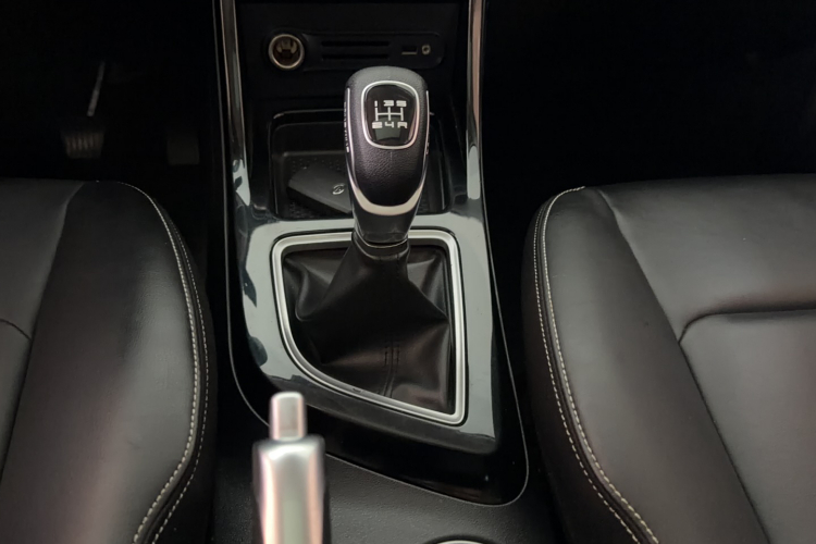 陆风X2 2017款 1.6L 手动铂锐版局部细节18