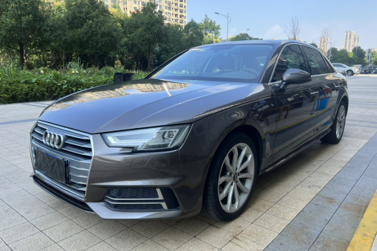 奥迪A4L 2018款 30周年年型 40 TFSI 时尚型车身外观1