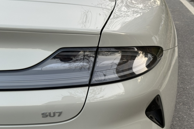 小米汽车 小米SU7 2024款 后驱长续航智驾版车身外观6008