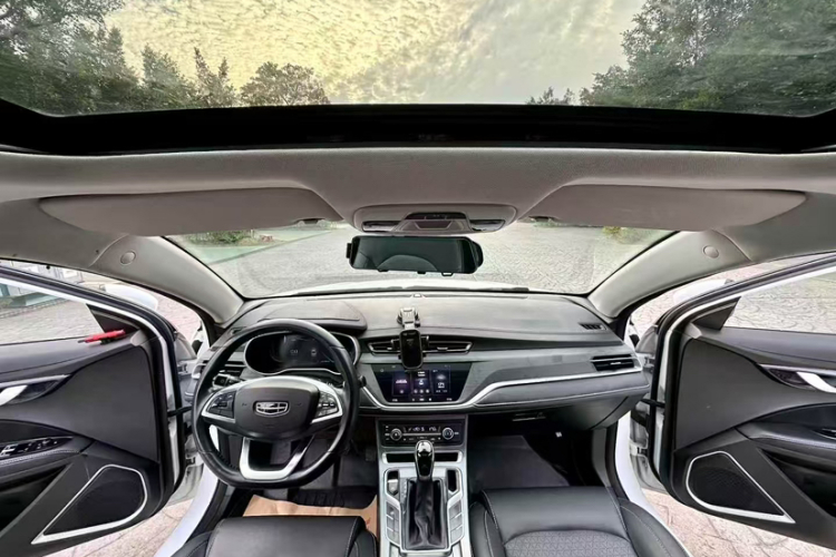 吉利汽车 帝豪 2021款 UP 1.5L CVT向上版中控内饰7003