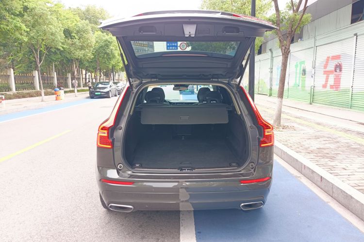 沃尔沃XC60 2019款 T5 四驱智逸版 国VI中控内饰7001
