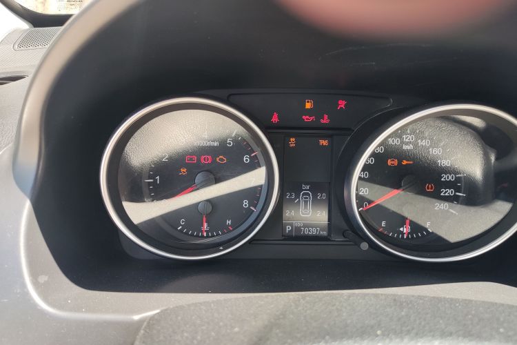 哈弗H6 2016款 升级版 1.5T 自动两驱精英型中控内饰15