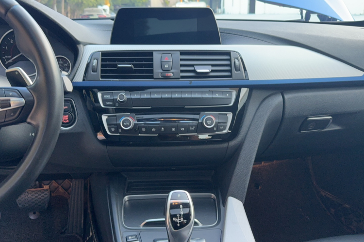 宝马3系 2018款 320i M运动套装局部细节16