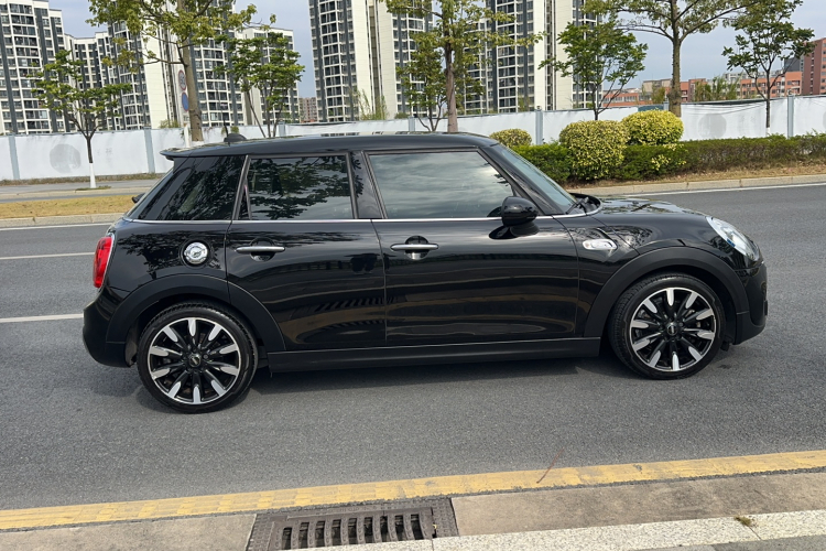 MINI 2016款 2.0T COOPER S 五门版车身外观6006