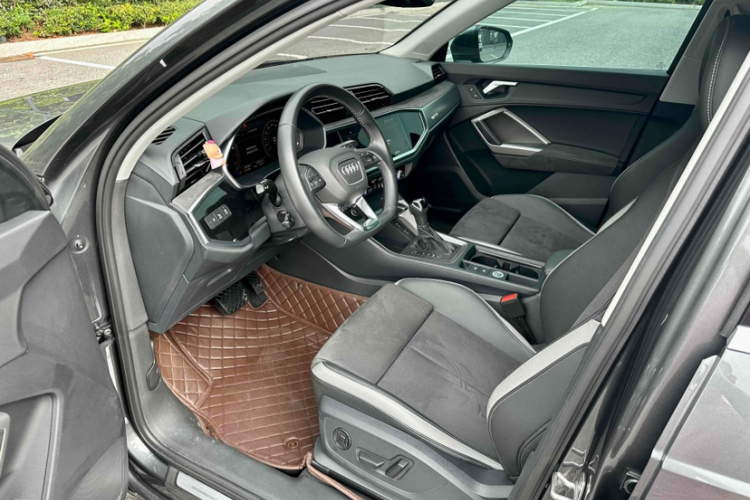 奥迪Q3 2023款 35 TFSI 时尚动感型（1.5T）中控内饰7007