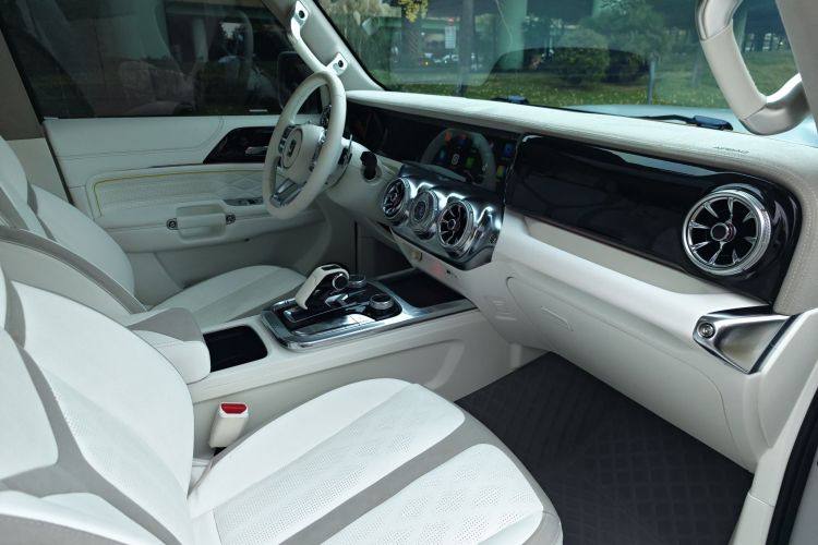 超境汽车 共创坦克300 2021款 2.0T 赛博坦克中控内饰7005