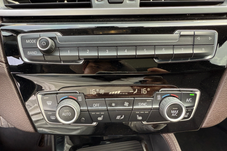 宝马X1 2021款 xDrive25Li 尊享型中控内饰7005