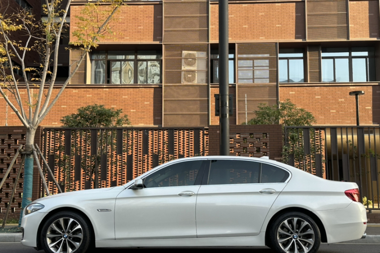 宝马5系 2017款 525Li 领先型车身外观6003