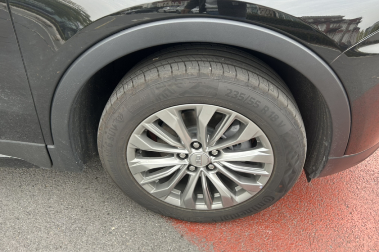 凯迪拉克XT4 2024款 改款 28T 两驱豪华型车身外观6015