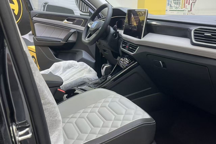 大众 探岳 2025款 众享款 300TSI中控内饰7002