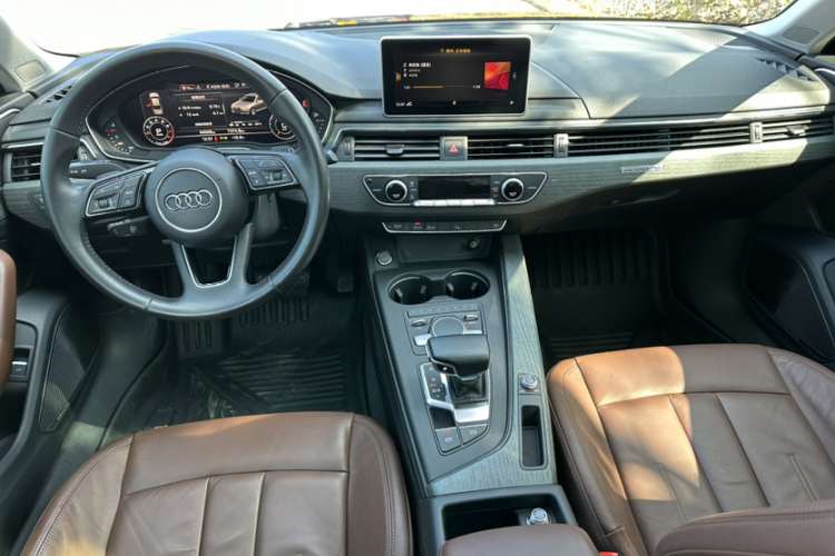 奥迪A4L 2017款 45 TFSI quattro 风尚型中控内饰7001