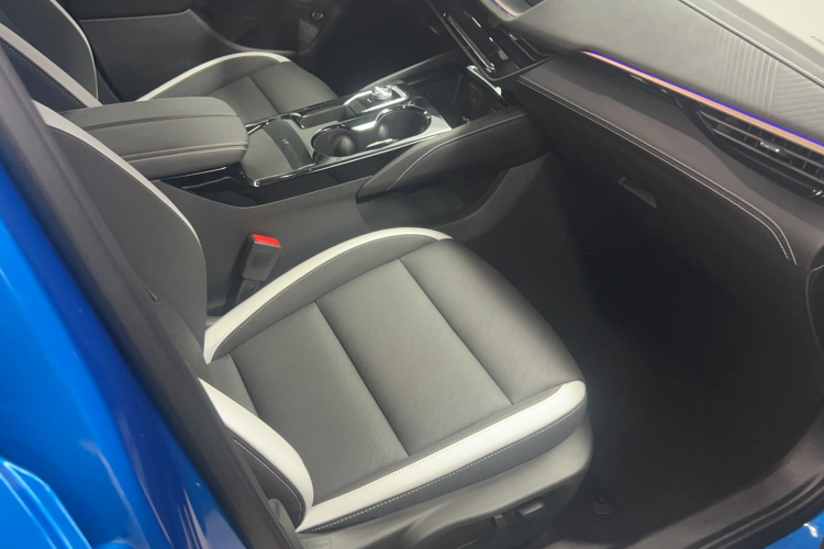 别克 2024款 昂科威S  25T 炫黑风尚版局部细节41