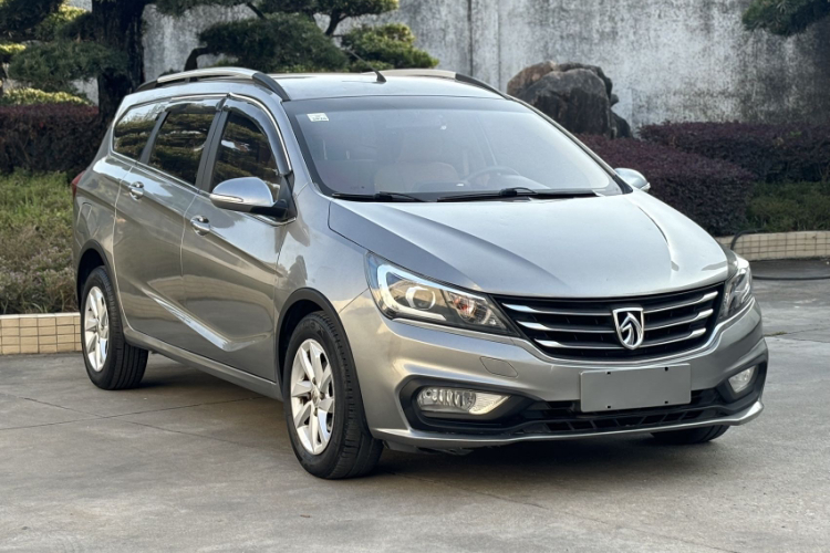 宝骏310W 2017款 1.5L 手动时尚型 国V车身外观6008