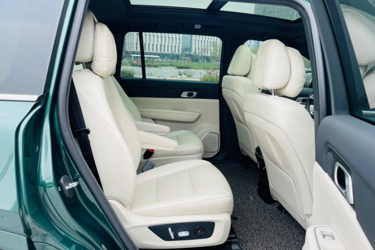 理想汽车 理想ONE 2021款 增程6座版中控内饰7009