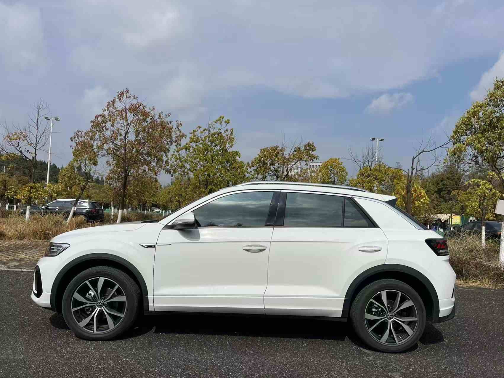 大众 T-ROC探歌 2025款 改款二 300TSI DSG两驱辰光版(5)