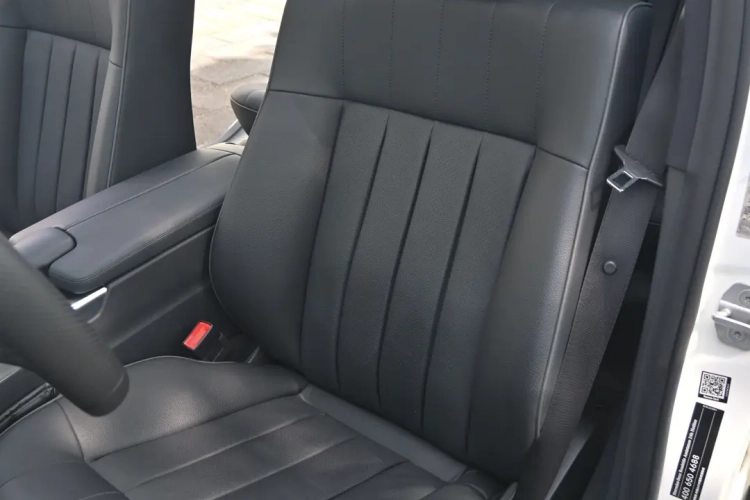 奔驰E级 2015款 改款 E 260 L 运动型中控内饰7005