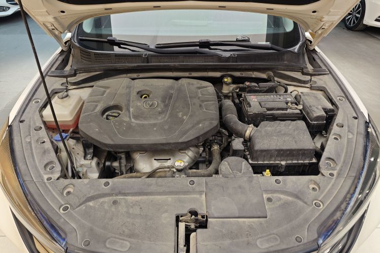 长安 逸动 2020款 PLUS 1.6L GDI 手动豪华型局部细节24