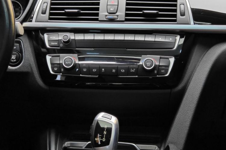 宝马3系 2018款 320Li 时尚型中控内饰7007