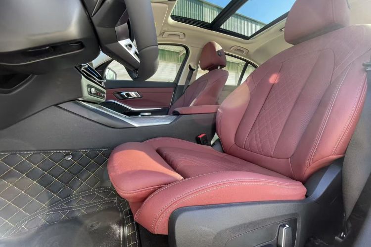 宝马3系 2025款 330Li M运动曜夜套装车身外观6005