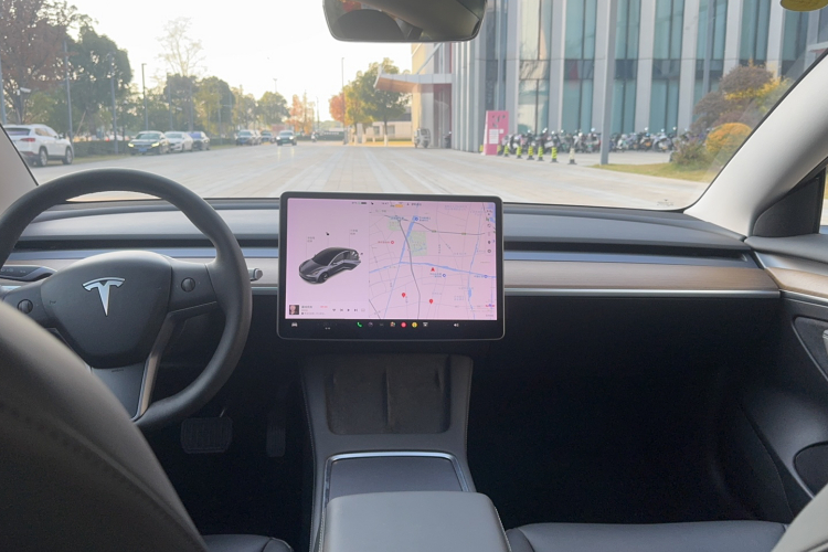 特斯拉 Model 3 2021款 标准续航后驱升级版中控内饰7002