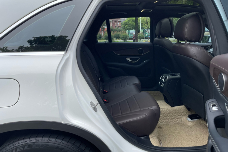 奔驰GLC 2020款 改款 GLC 300 L 4MATIC 动感型中控内饰7011