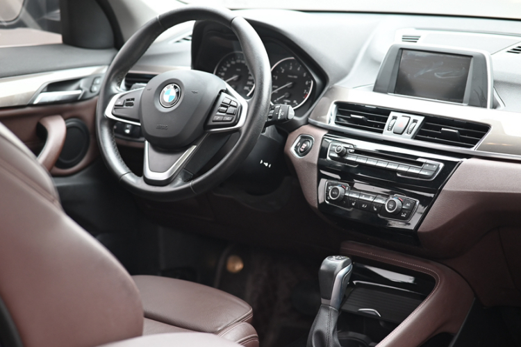 宝马X1 2016款 sDrive18Li 豪华型中控内饰7008