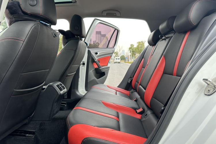 大众 高尔夫 2017款 230TSI 手动舒适百万辆纪念版中控内饰7002