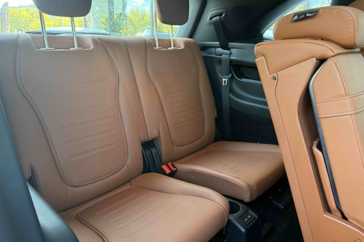 奔驰GLC 2023款 GLC 260 L 4MATIC 动感型 7座车身外观6003