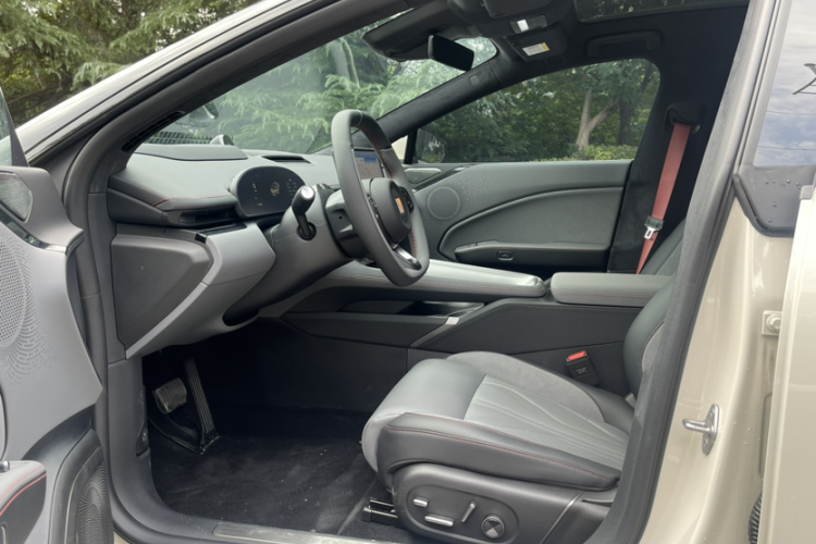 极氪007GT 2025款 后驱智驾版 75kWh中控内饰7007