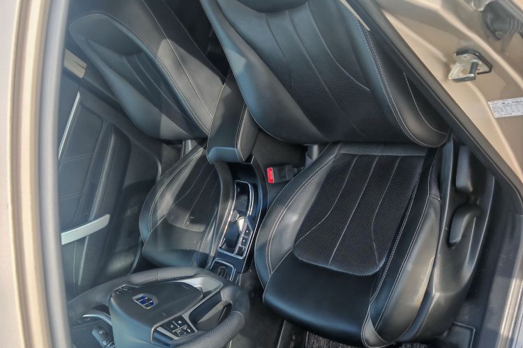 吉利汽车 帝豪 2017款 三厢百万款 1.5L CVT向上版局部细节19