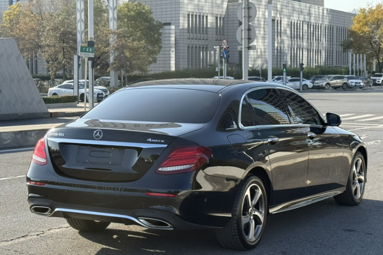 奔驰E级 2018款 E 200 L 运动型 4MATIC车身外观6005