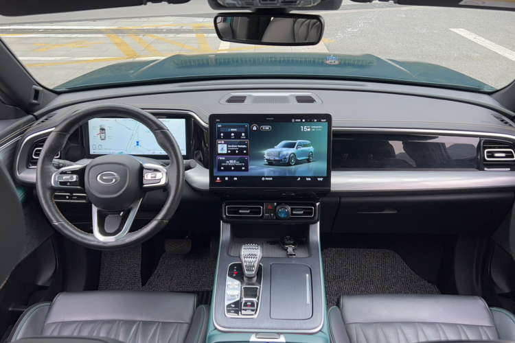 广汽传祺 传祺GS8 2022款 领航系列 2.0TGDI 两驱尊贵版（七座）中控内饰7006