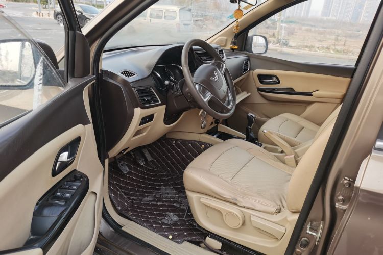 五菱汽车 五菱宏光 2015款 1.5L S1舒适国V中控内饰7001