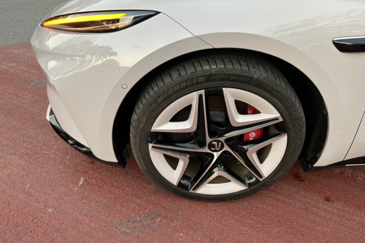 飞凡汽车 飞凡F7 2023款 改款 性能Pro版车身外观6015