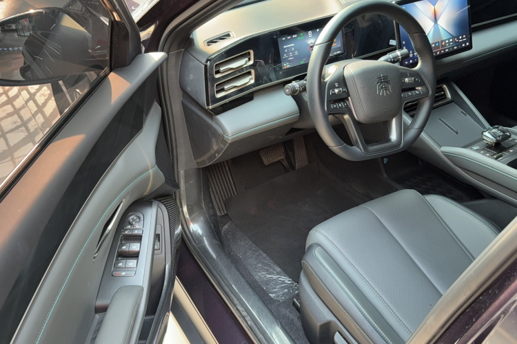 比亚迪 秦L 2025款 DM-i 智驾版 80KM领先型中控内饰7002