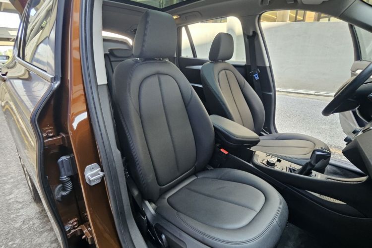 宝马X1 2016款 sDrive18Li 尊享型中控内饰7008