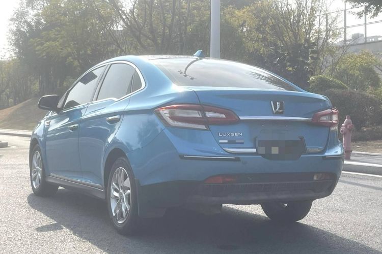 纳智捷 锐3 2016款 1.6L CVT智享型车身外观6005