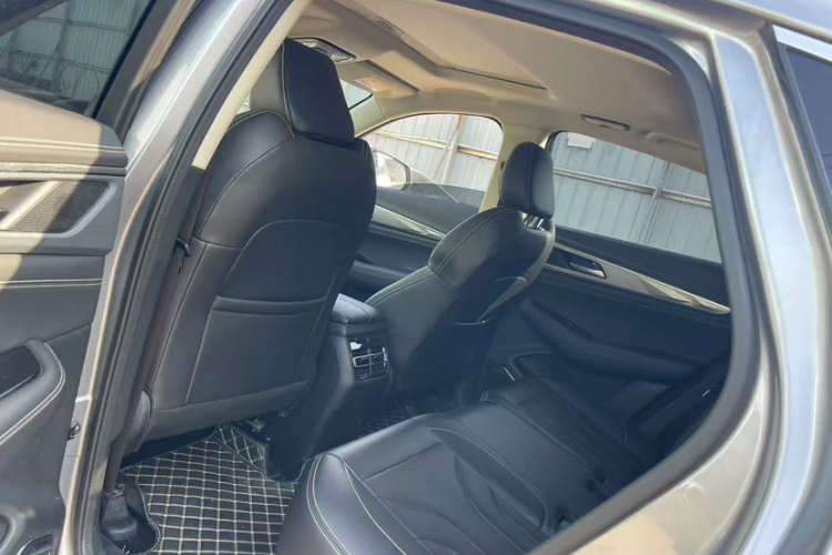 长安CS85 COUPE 2021款 1.5T DCT精英型中控内饰7003