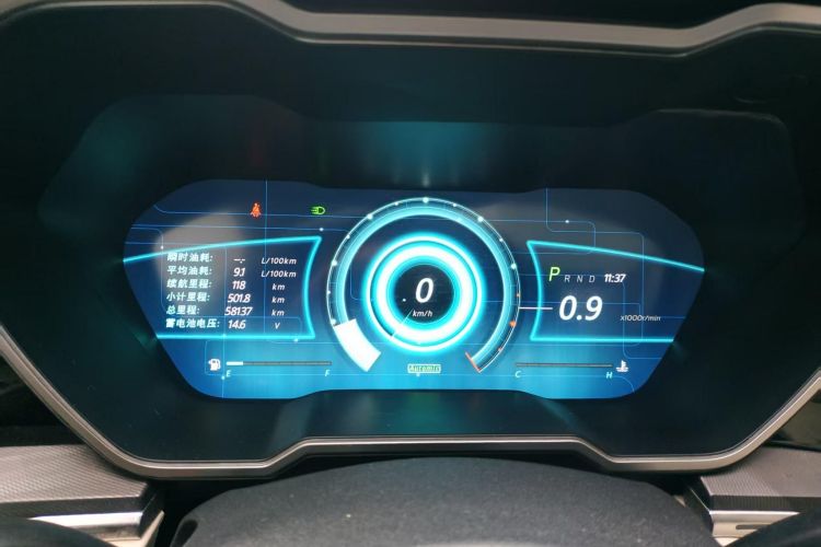 众泰T800 2018款 2.0T 自动尊贵智联型 7座中控内饰15