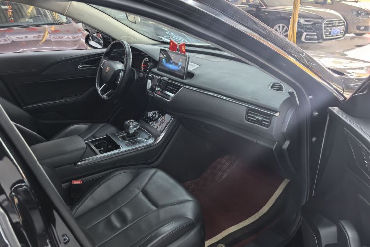 红旗H5 2022款 经典款 改款 1.5T DCT旗韵版中控内饰7004