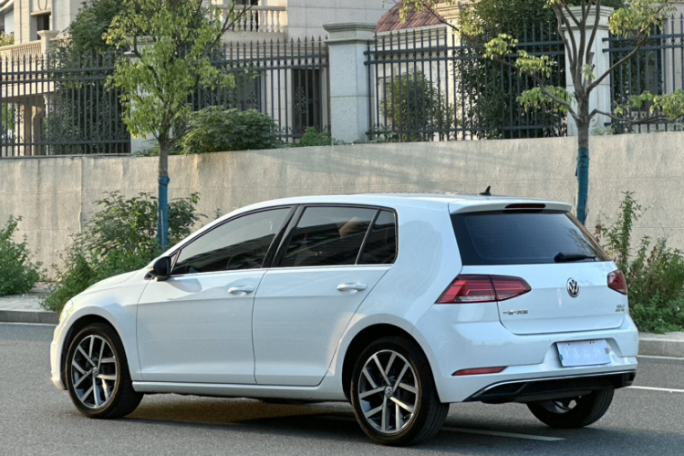 大众 高尔夫 2020款 200TSI DSG舒适进取版车身外观6007