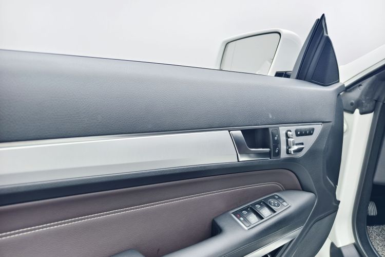 奔驰E级(进口) 2014款 E 200 轿跑版中控内饰7004