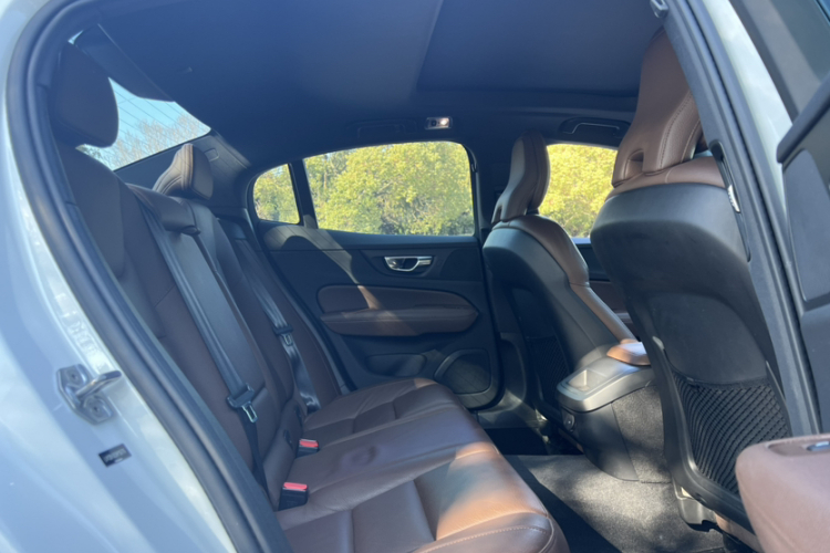 沃尔沃S60 2022款 B4 智远豪华版中控内饰7006