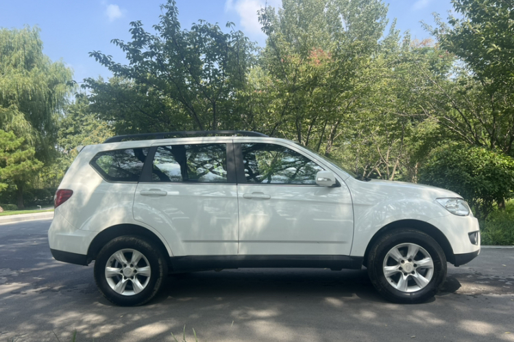 陆风X8 2014款 探索版 2.4L 汽油4X4豪华型车身外观6009